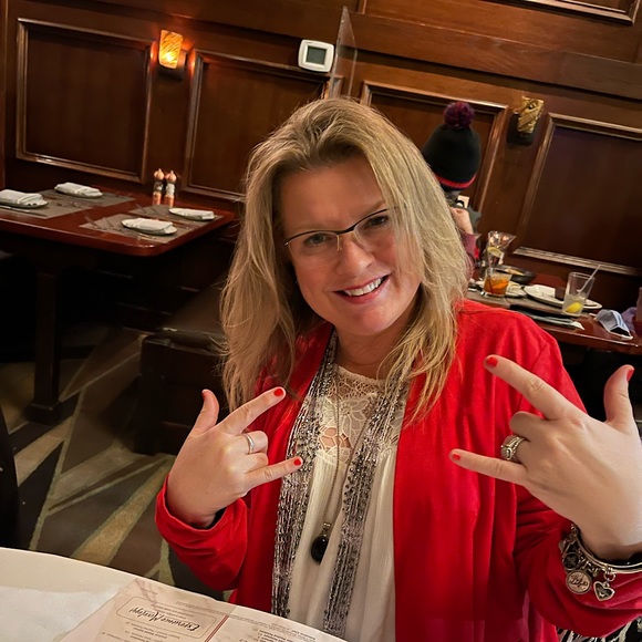 Meet your Posher, Dawn - Picture 1 of 1